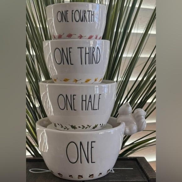 Rae Dunn Ceramic Measuring Cups with Chipmunk 🐿️ Accent - Picture 5 of 5